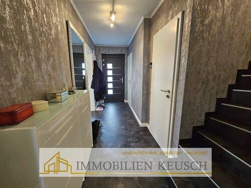 Eingangsflur - 5 Zimmer Doppelhaushälfte in Ottersberg / Otterstedt