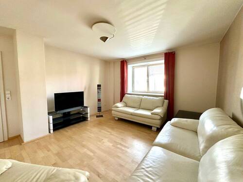 Geräumiges Wohnzimmer - 