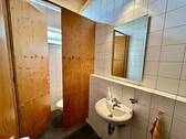 Toilettenbereich an Verkaufsraum anschließend - 