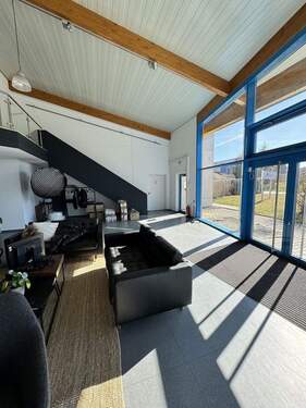 Eingang, Showroom, Büro - Büro und Lagerhalle - Nachmieter gesucht