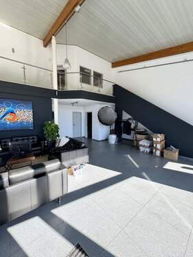 Eingang, Showroom, Büro - Büro in Neuenmarkt