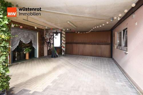 Freisitz - 7 Zimmer Mehrfamilienhaus, Wohnhaus in Neuhof