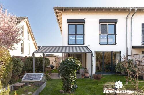 Hintere Hausansicht - 4 Zimmer Doppelhaushälfte zum Kaufen in Seligenstadt