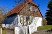 Hausansicht - 3 Zimmer Einfamilienhaus zum Kaufen in Sundhagen