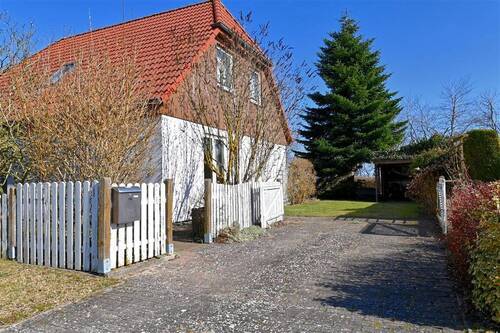 Hausansicht - 3 Zimmer Einfamilienhaus in Sundhagen