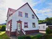 Titelbild - 9 Zimmer Einfamilienhaus zum Kaufen in Densborn