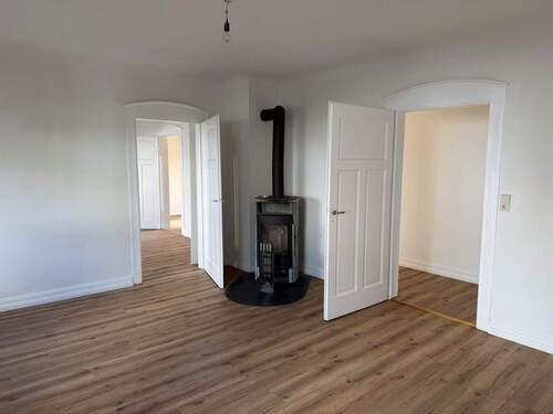 Wohnzimmer - Frisch renovierte Wohnung zur Miete
