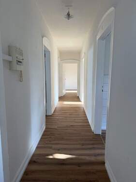 Flur - 4 Zimmer Etagenwohnung zur Miete in Renchen
