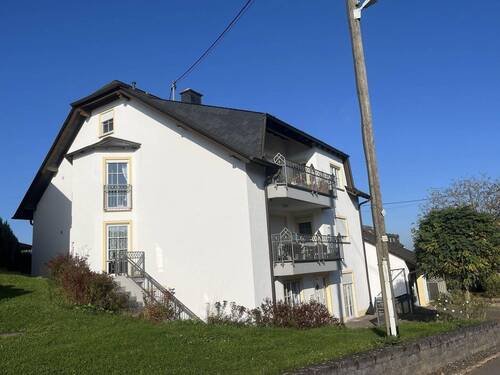 1. OG oberer Balkon - Große 3 - 4 Zimmerwohnung (110m²), mit separatem Appartement (30m²), Kellerraum und Garage