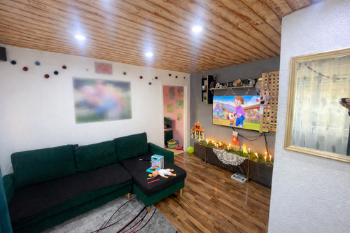 Wohnzimmer - Helle 3-Zimmer-Dachgeschosswohnung in idyllischer Lage von Unterriexingen mit guter Anbindung