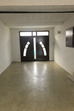 Garage - virtually staged - 