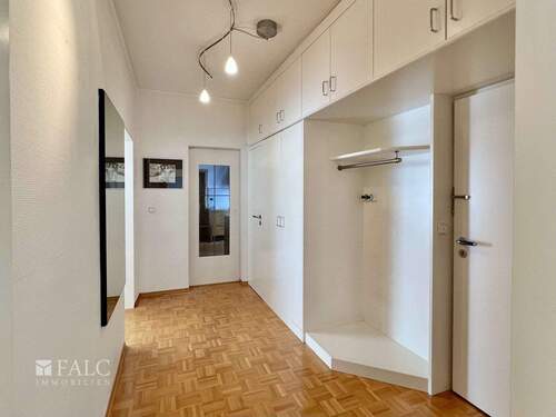 Diele - 4 Zimmer Etagenwohnung zum Kaufen in Gauting