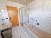 Wanne und Dusche - 