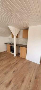 Kleine Einbauküche, Pantry - Etagenwohnung mit 40,00 m² in Molfsee zur Miete