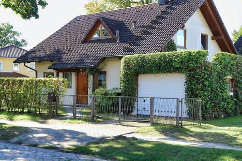 Titelbild - Gepflegtes Schwörer Haus mit Garage, Wintergarten und Solar im gehobenen Wohnstil auf 671m² Grundstück