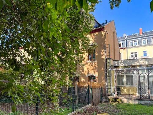Blick vom Garten zur Wohnung - 2 Zimmer Etagenwohnung in Dresden