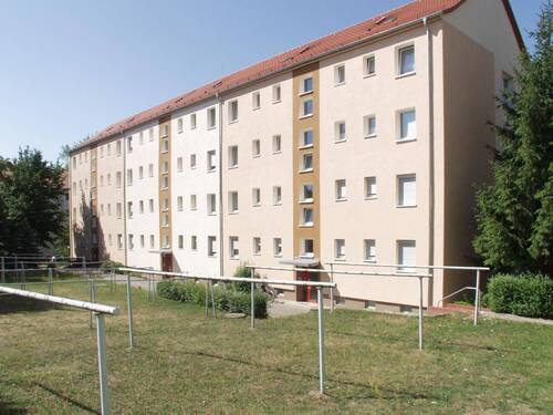 Außenansicht - 3-Raum-Wohnung in ruhiger Lage mit Balkon