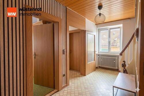 EG Diele - Einfamilienhaus mit 250,00 m&sup2; in Wartenberg / Angersbach zum Kaufen