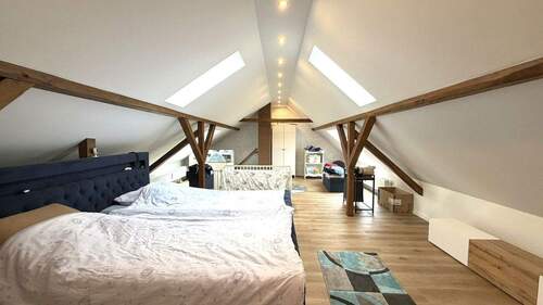 Ausgebautes DG - Mehrfamilienhaus, Wohnhaus mit 255,00 m&sup2; in Mülheim an der Ruhr zum Kaufen