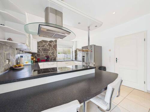 CAM04911G0-PR0053-STILL018 - 