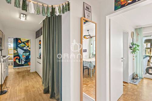 Eingangsbereich - 4 Zimmer Etagenwohnung zum Kaufen in Regensburg