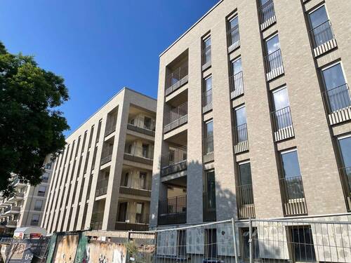 Hausansicht - 4 Zimmer Etagenwohnung zur Miete in Dresden