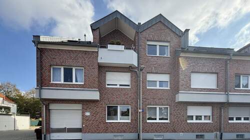 Front - *** Attraktive Erdgeschosswohnung mit Wintergarten***