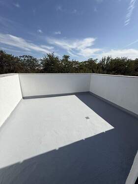 Balkon 1 - 6 Zimmer Doppelhaushälfte in Gau-Bischofsheim