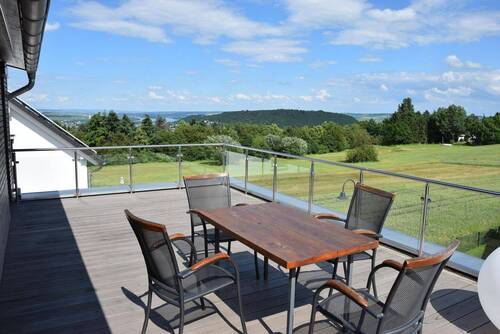 Dachterrasse: Rheinblick - 6 Zimmer Einfamilienhaus zum Kaufen in Weiler