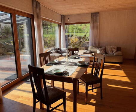 Lichtdurchflutetes Esszimmer - 6 Zimmer Einfamilienhaus in Weiler