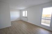 Wohnzimmer - Nachnutzer gesucht! 2-Zimmerwohnung mit riesigem Balkon