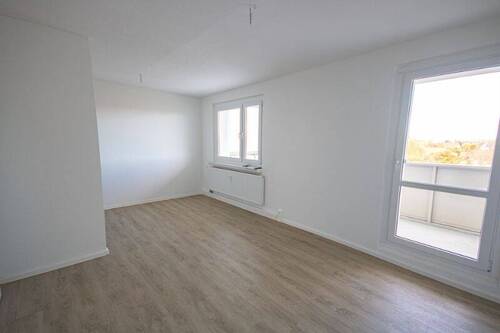 Wohnzimmer - Nachnutzer gesucht! 2-Zimmerwohnung mit riesigem Balkon