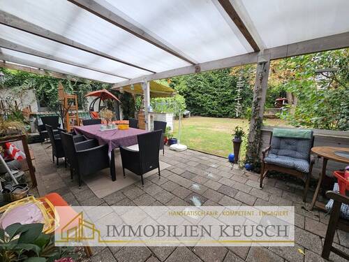 Große überdachte Terrasse hinten - 