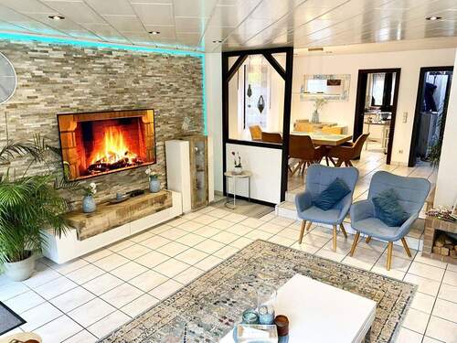 Wohnzimmer - 5 Zimmer Einfamilienhaus zum Kaufen in Oberhausen