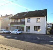 Mehrfamilienhaus mit Gewerbeeinheit auf großem Grundstück - Marpingen