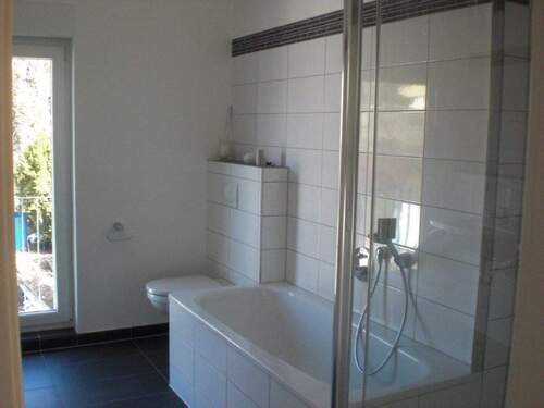 Badezimmer 2. OG - 