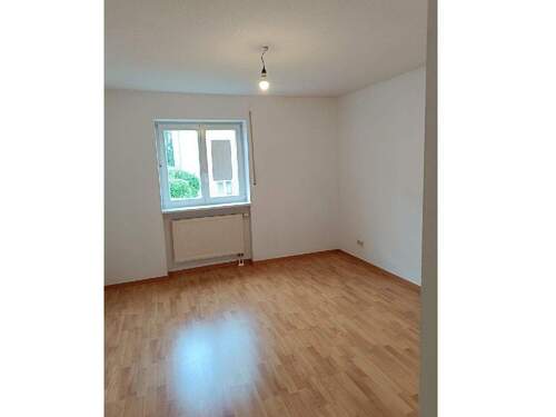 Wohnungszugang - 3 Zimmer Etagenwohnung in Regen