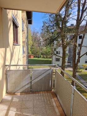 Balkon.jpg - gepflegte Wohnung mit EBK und Balkon