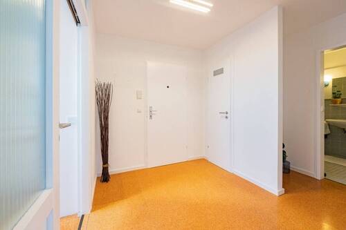 Diele mit Abstellkammer - 