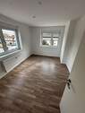 Zimmer 2 - Renovierte 2-Zimmer-Wohnung mit Gartenanteil & Stellplatz in Weißenhorn-Emershofen direkt an der A7