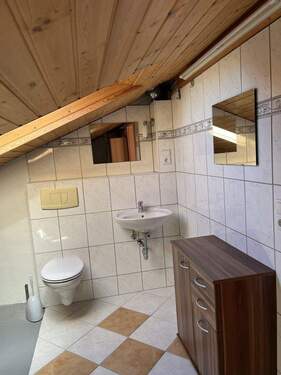 WC mit Waschbecken (2. OG) - 