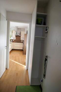 über die Diele zur Küche - 