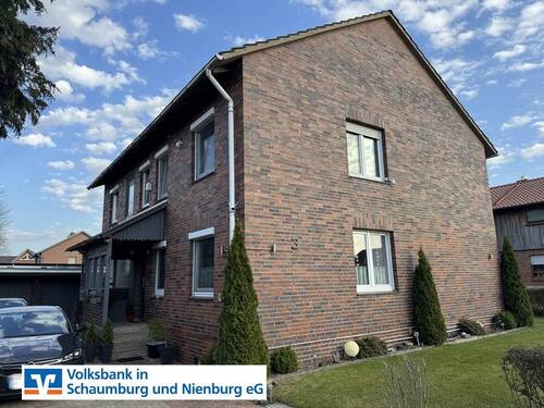 Ansicht v NW - Repräsentatives Zweifamilienhaus