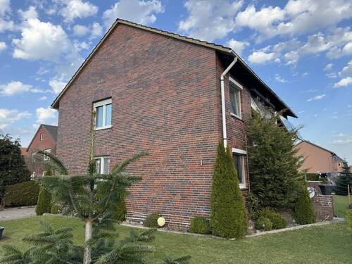 Ansicht v SW - 7 Zimmer Mehrfamilienhaus, Wohnhaus zum Kaufen in Leese