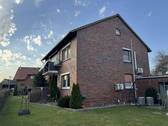 Ansicht v Osten - 7 Zimmer Mehrfamilienhaus, Wohnhaus in Leese