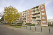 Ansicht vorn - In der Herrichtung! 3-Raumwohnung mit Dusche und Balkon...