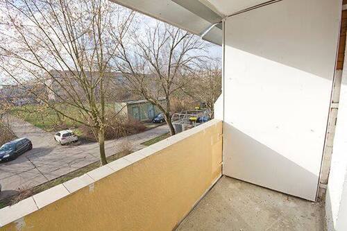 Balkon - Etagenwohnung mit 56,00 m&sup2; in Halle (Saale) zur Miete