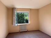 Schlafzimmer mit Blick zum Garten - 