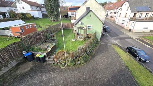 Blick zum Nebenhaus - 