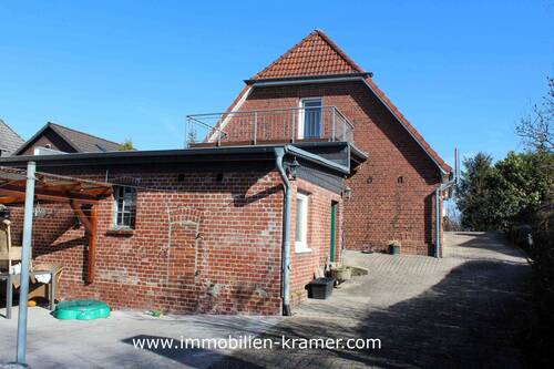 Die Hoffläche hinter dem Haus - 4 Zimmer Einfamilienhaus in Hamburg